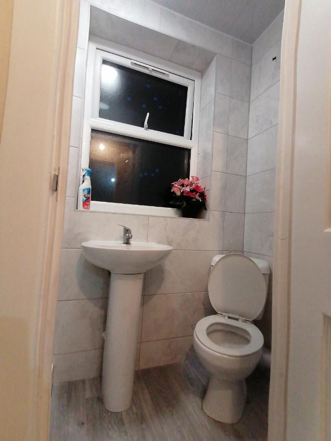 Self-Contained Studio Flat Bathrooms Kitchens Upgrade Locations To City Centre 15 Minutes Walking Distance Nottingham Universities Queen Hospitals City Hospitals Luaran gambar