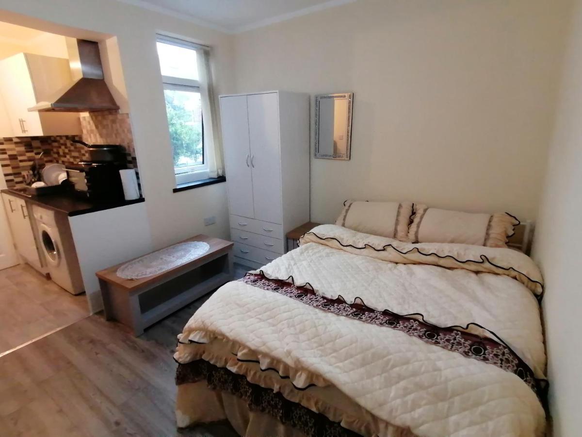 Self-Contained Studio Flat Bathrooms Kitchens Upgrade Locations To City Centre 15 Minutes Walking Distance Nottingham Universities Queen Hospitals City Hospitals Luaran gambar