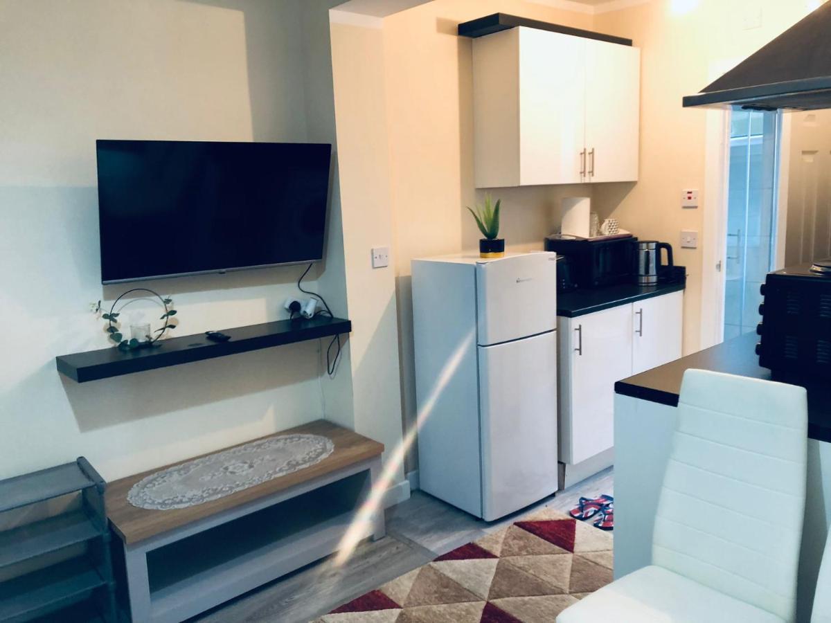 Self-Contained Studio Flat Bathrooms Kitchens Upgrade Locations To City Centre 15 Minutes Walking Distance Nottingham Universities Queen Hospitals City Hospitals Luaran gambar