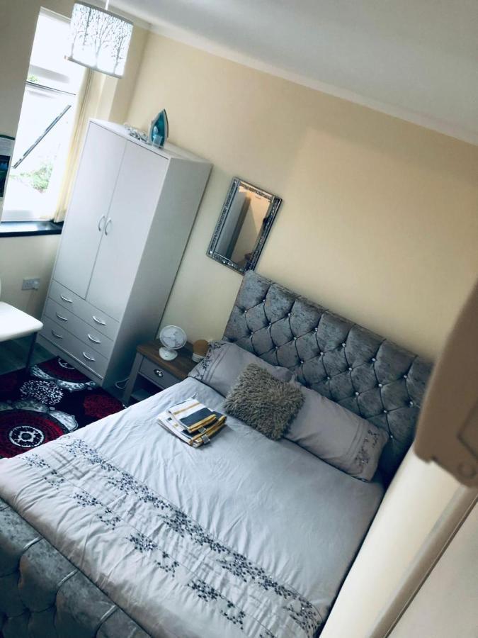 Self-Contained Studio Flat Bathrooms Kitchens Upgrade Locations To City Centre 15 Minutes Walking Distance Nottingham Universities Queen Hospitals City Hospitals Luaran gambar